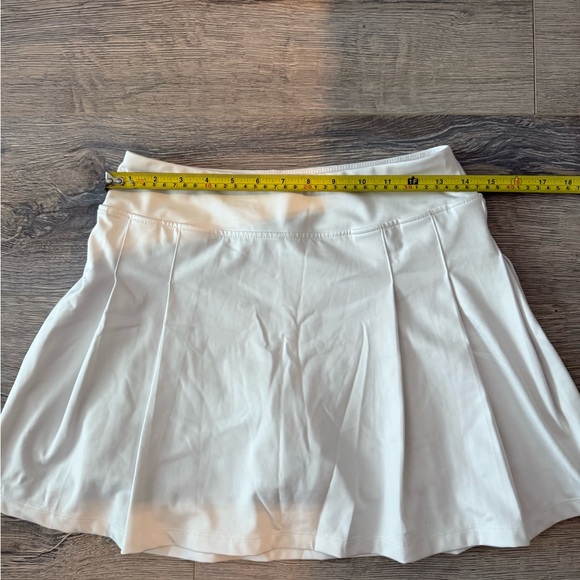 Tommy Bahamas Golf Skirt - Picture 4 of 4